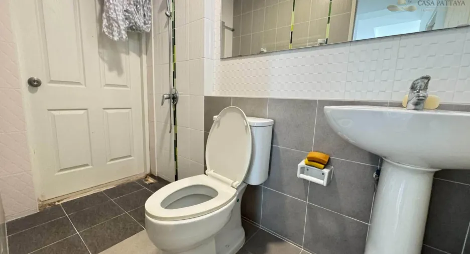 Продажа 4 спальни дом в Si Racha, Чонбури