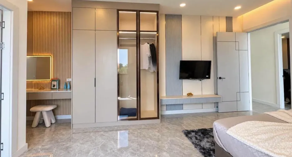For sale 5 bedrooms villa in Huay Yai, Pattaya