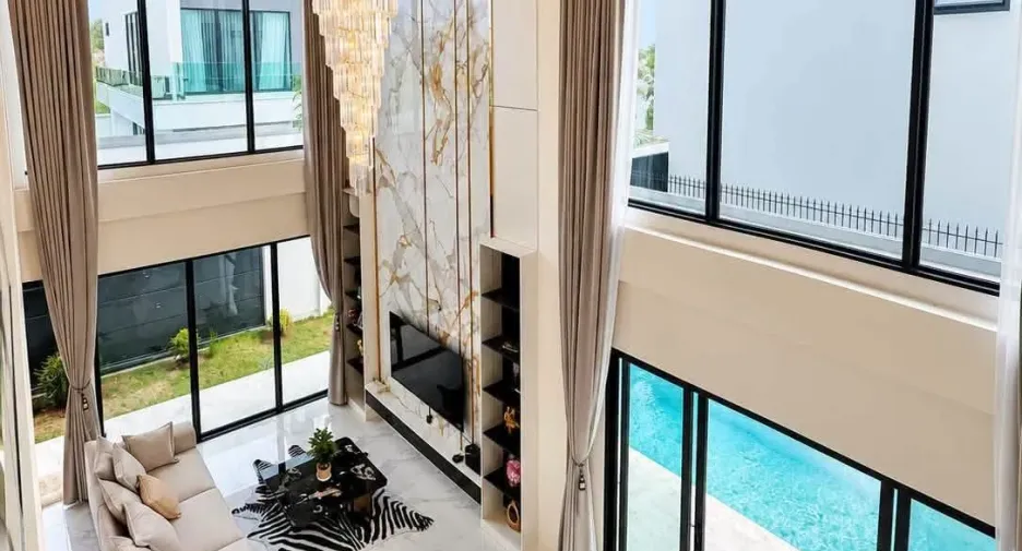 For sale 5 bedrooms villa in Huay Yai, Pattaya