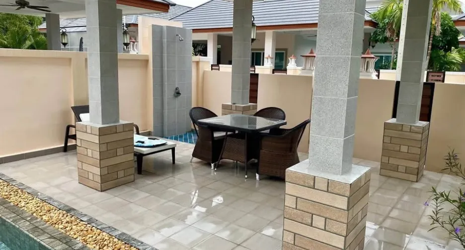 For sale 4 bedrooms villa in Huay Yai, Pattaya