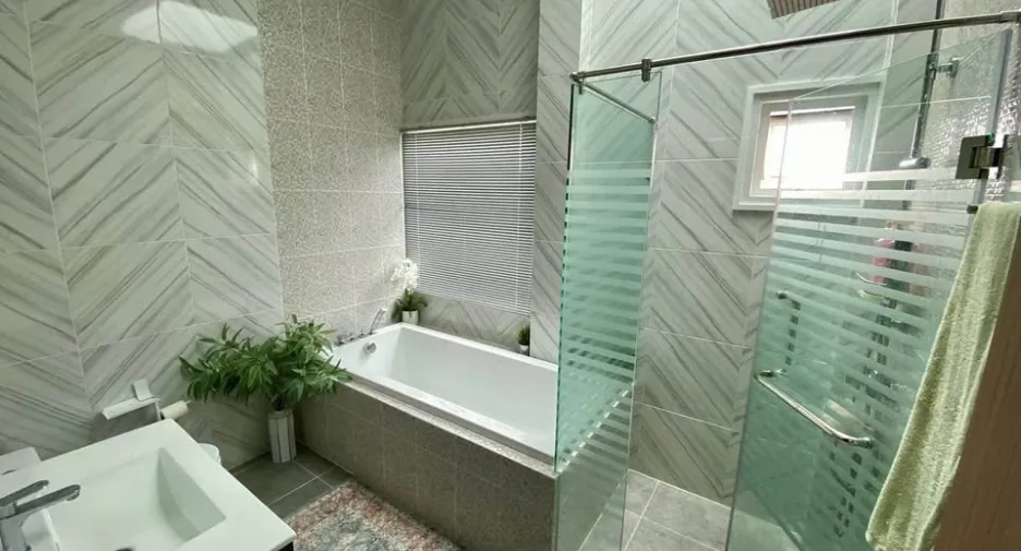 For sale 4 bedrooms villa in Huay Yai, Pattaya