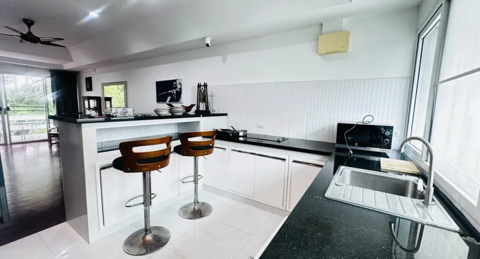 For sale 2 ベッドルーム condo in Bang Saray, Pattaya