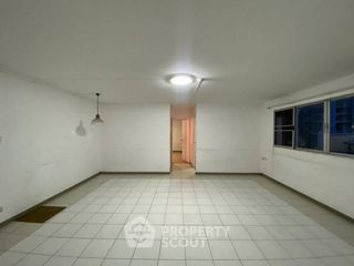 Продажа 2 спальни кондо в Банг Капи, Бангкок