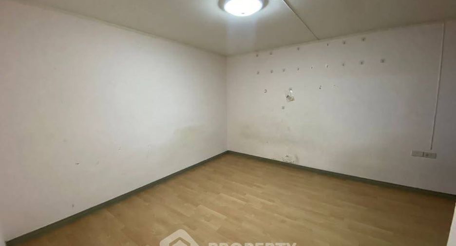 Продажа 2 спальни кондо в Банг Капи, Бангкок