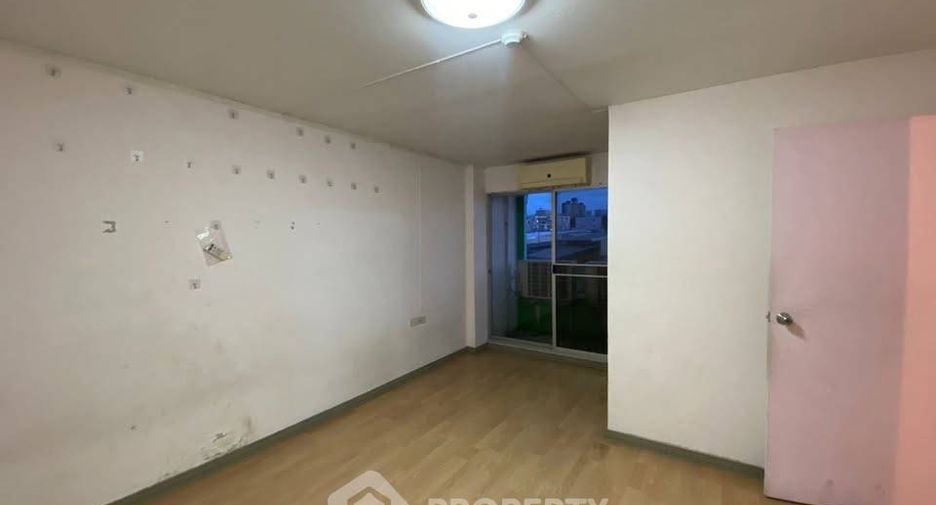 Продажа 2 спальни кондо в Банг Капи, Бангкок