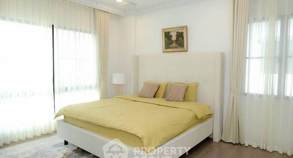 For sale 4 bedrooms house in Saphan Sung, Bangkok
