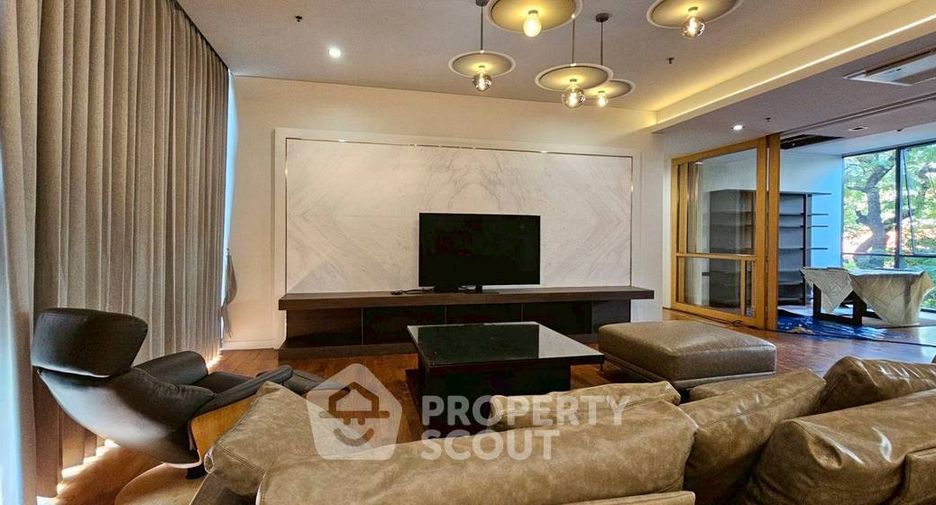 Condo en alquiler de 3 habitaciones en Watthana, Bangkok