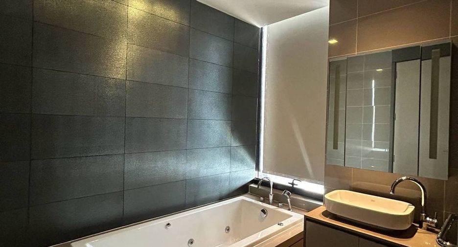 Condo en alquiler de 2 habitaciones en Bang Rak, Bangkok