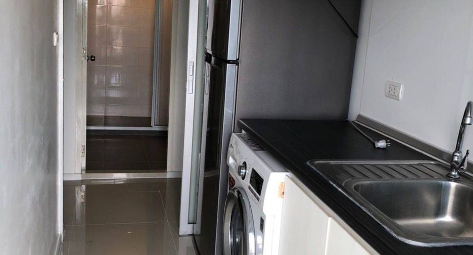 For sale 1 bed condo in Khlong Toei, Bangkok