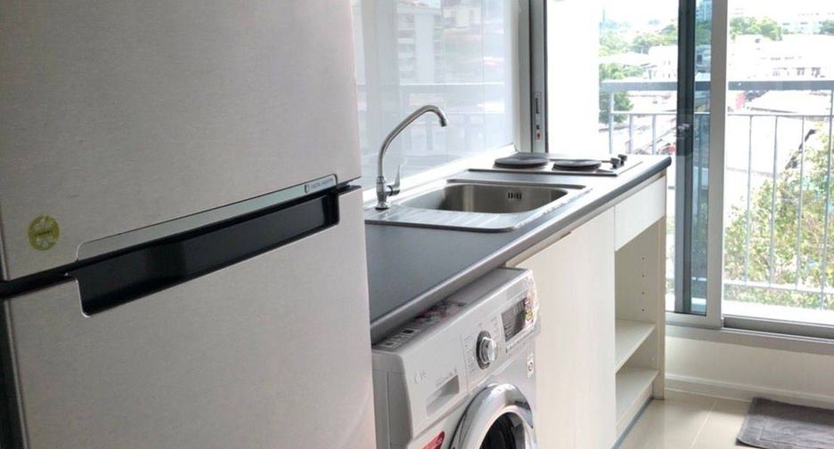 For sale 1 bed condo in Khlong Toei, Bangkok