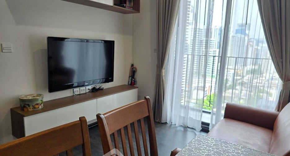 For sale 1 bed condo in Khlong Toei, Bangkok