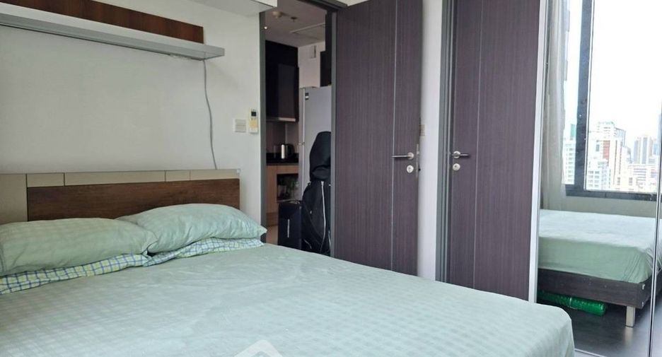 For sale 1 bed condo in Khlong Toei, Bangkok