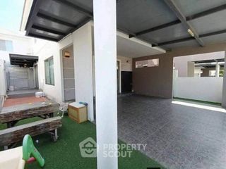 出售 3 卧室 独立屋 在 Si Racha, Chon Buri