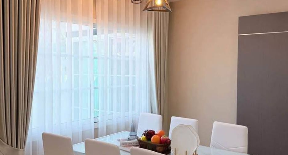 For sale 3 bedrooms townhouse in Bang Lamung, Chonburi