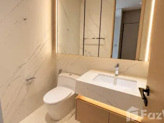 Condo en alquiler de 3 habitaciones en Sathon, Bangkok