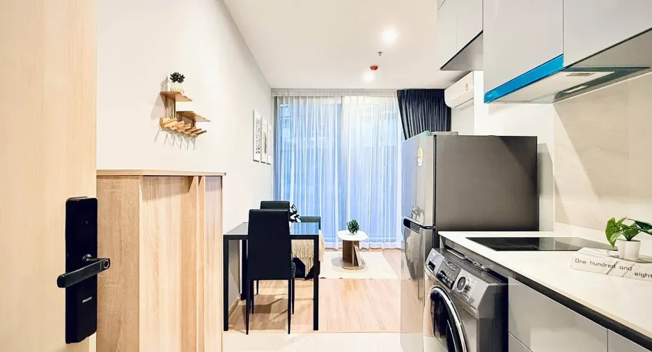 Condo en alquiler de 2 habitaciones en Bang Na, Bangkok