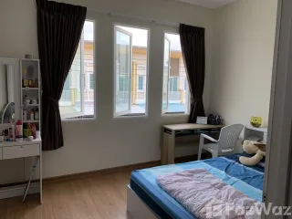 For sale 4 bedrooms townhouse in Lat Krabang, Bangkok