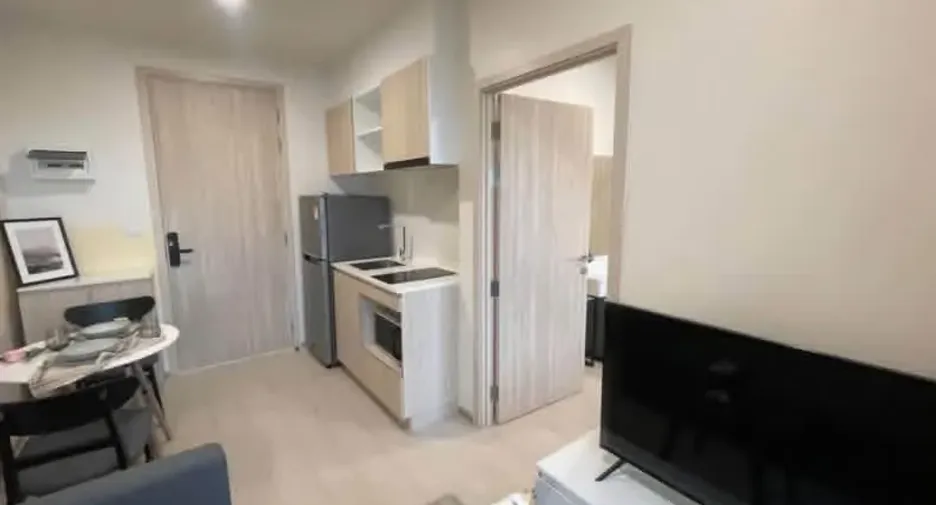 Wohnung zur Miete mit 1 Zimmer in Huai Khwang, Bangkok