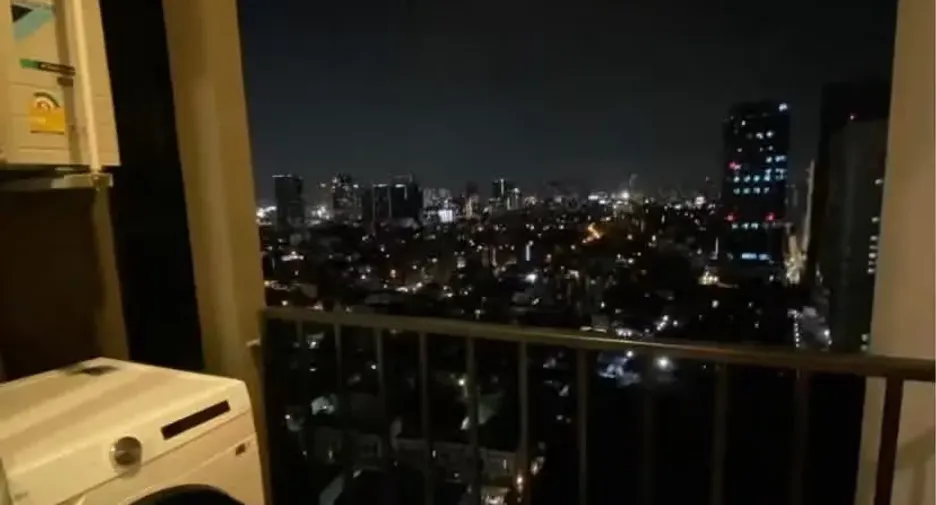 Wohnung zur Miete mit 1 Zimmer in Huai Khwang, Bangkok