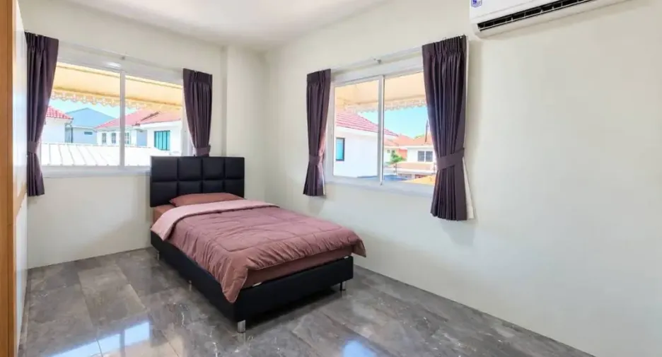 À louer 3 chambres maison à Bang Lamung, Chonburi