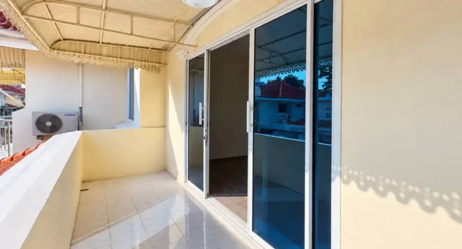 À louer 3 chambres maison à Bang Lamung, Chonburi