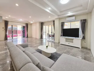 À louer 3 chambres maison à Bang Lamung, Chonburi