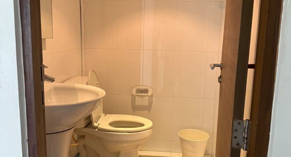 For rent 4 ベッドルーム condo in Watthana, Bangkok