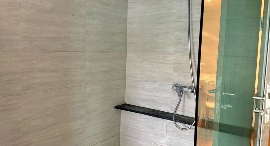For rent 4 ベッドルーム condo in Watthana, Bangkok