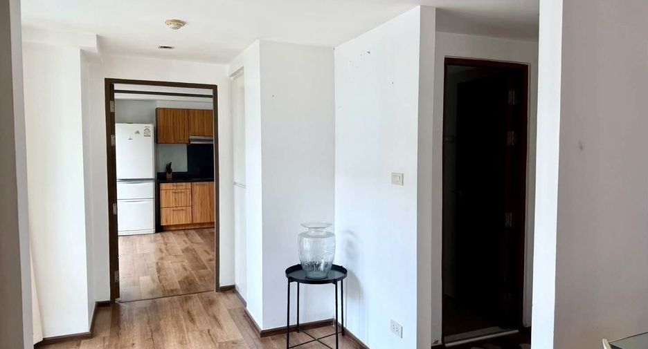 For rent 4 ベッドルーム condo in Watthana, Bangkok