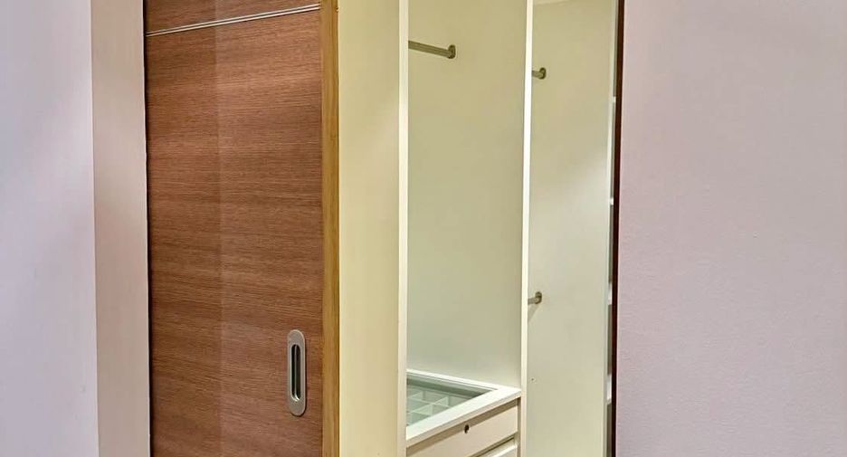 For rent 4 ベッドルーム condo in Watthana, Bangkok