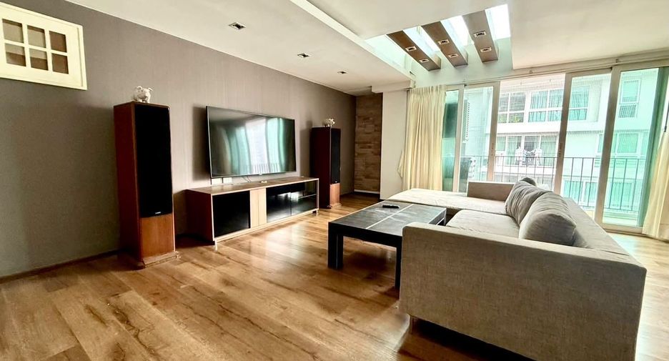 For rent 4 ベッドルーム condo in Watthana, Bangkok