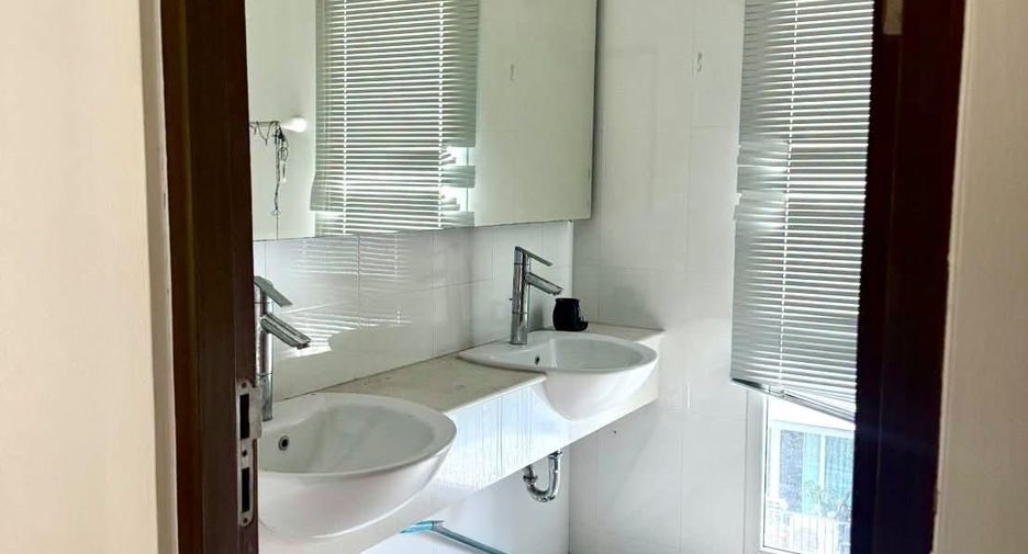 For rent 4 ベッドルーム condo in Watthana, Bangkok
