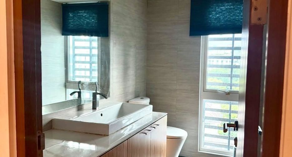 For rent 4 ベッドルーム condo in Watthana, Bangkok