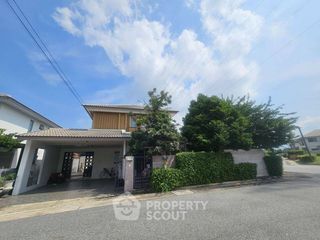 出售 4 卧室 独立屋 在 Si Racha, Chon Buri