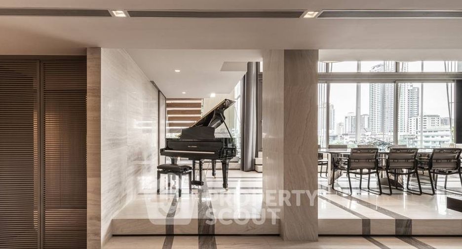 Condo en alquiler y en venta de 5 habitaciones en Watthana, Bangkok