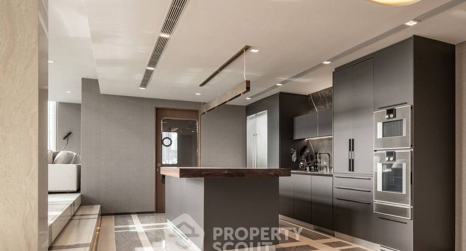 Condo en alquiler y en venta de 5 habitaciones en Watthana, Bangkok