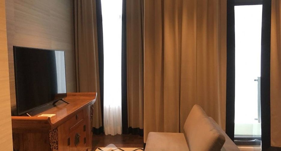 For sale 1 bed condo in Khlong Toei, Bangkok