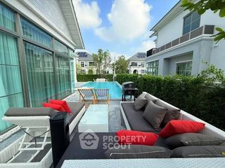 Haus zur Miete und zum Kauf mit 4 Zimmer in Lat Krabang, Bangkok