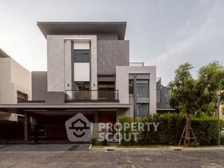 Haus zur Miete und zum Kauf mit 5 Zimmer in Phra Khanong, Bangkok