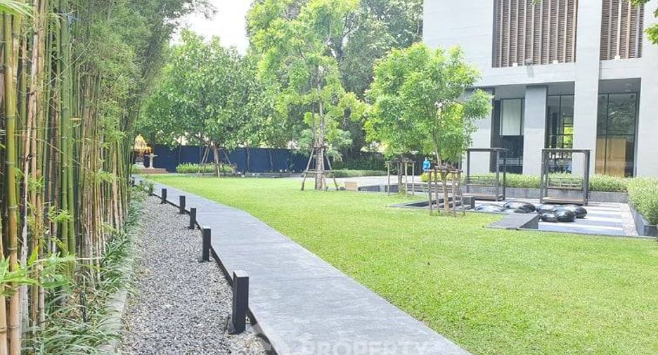 For rent 2 bedrooms condo in Watthana, Bangkok