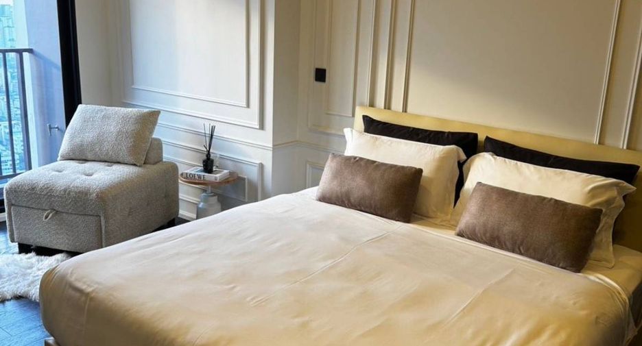 For rent 2 bedrooms condo in Watthana, Bangkok