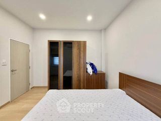 Casa en alquiler de 3 habitaciones en Si Racha, Chonburi