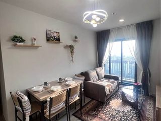 Condo en alquiler de 2 habitaciones en Phra Khanong, Bangkok