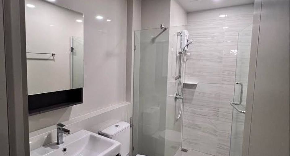 Condo en alquiler de 2 habitaciones en Phra Khanong, Bangkok