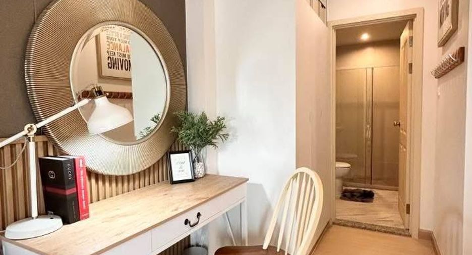 Wohnung zur Miete mit 3 Zimmer in Huai Khwang, Bangkok