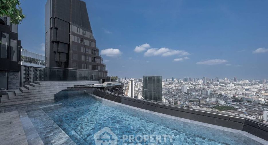 For rent 2 bedrooms condo in Huai Khwang, Bangkok