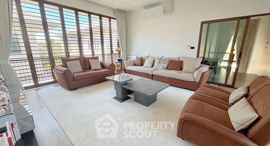For rent 4 bedrooms house in Bang Kapi, Bangkok