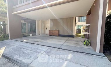 For rent 4 bedrooms house in Bang Kapi, Bangkok