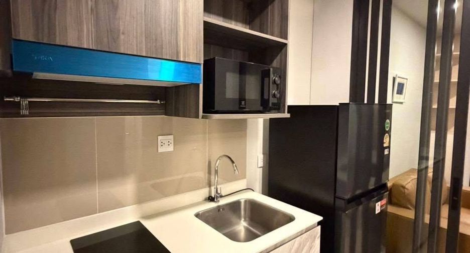 Condo en alquiler de 1 habitaciones en Phra Khanong, Bangkok