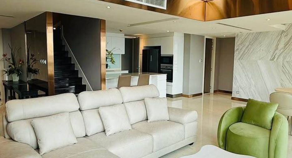 For rent 4 ベッドルーム condo in Watthana, Bangkok